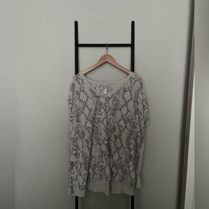 LLR Gabby V-Neck Rib Mix T